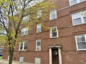 Building Photo - 3239 W Cullom Ave