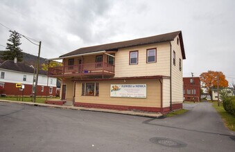 Building Photo - 101-103 Main St