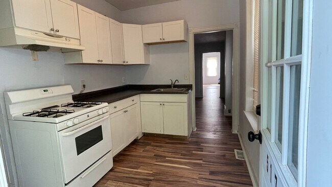 Foto del edificio - 517 N Franklin St