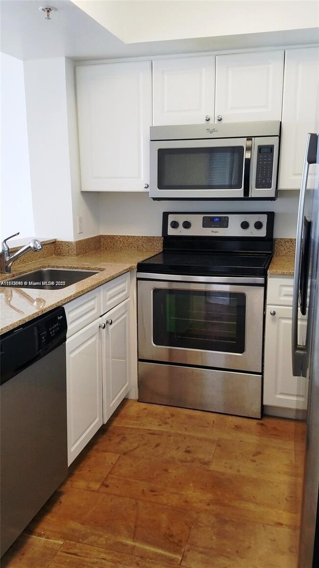 Photo - 1800 Sunset Harbour Dr Apartment