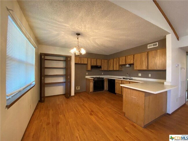 Foto del edificio - 1322 S Mesquite Ave
