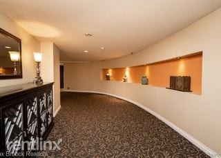 Building Photo - 43050-43012 12 Oaks Crescent Dr