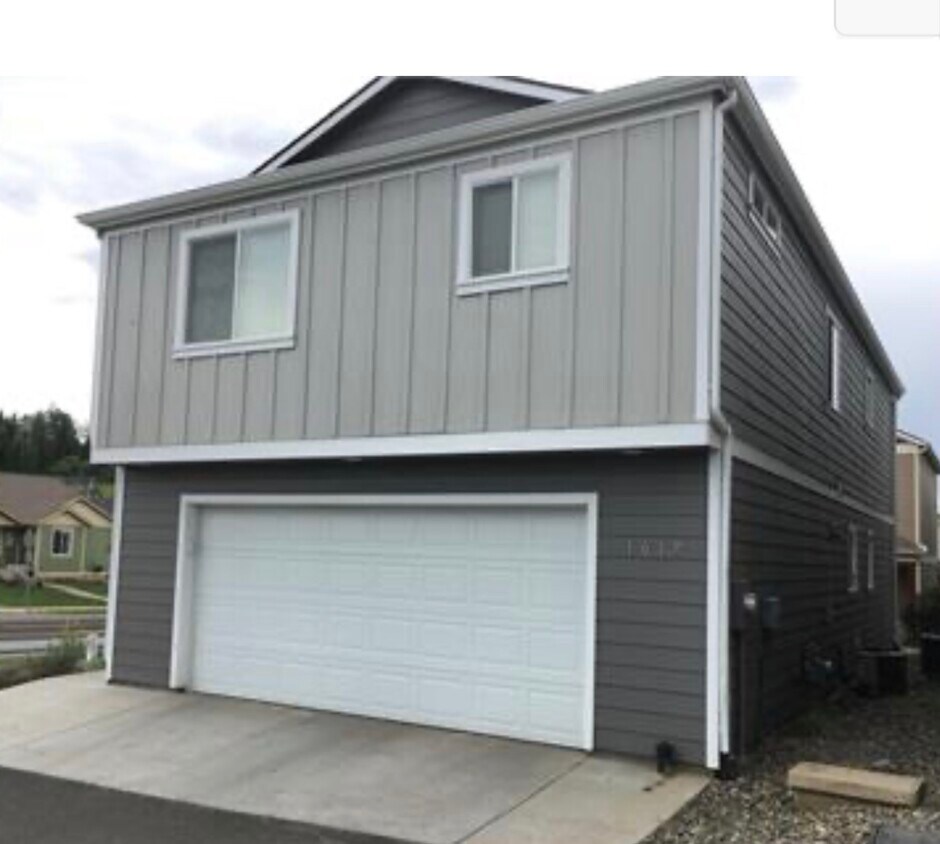 Building Photo - 1017 Clockworks Ln