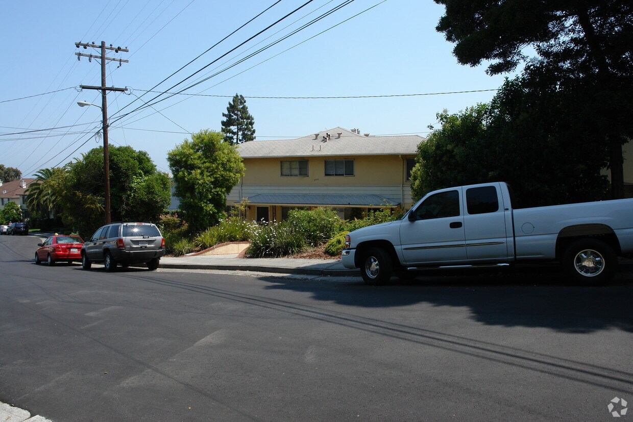 Foto principal - 4337 Beresford St