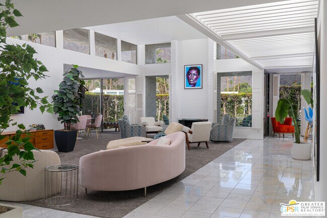 Foto del edificio - 940 E Murray Canyon Dr