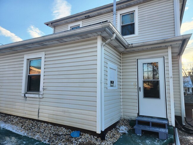 Foto del edificio - 2 Story Home with Large Covered Front Porch