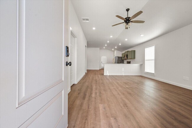 Foto del edificio - 614 E 16th St