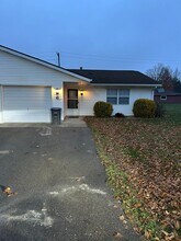 Building Photo - 917 N Clay St