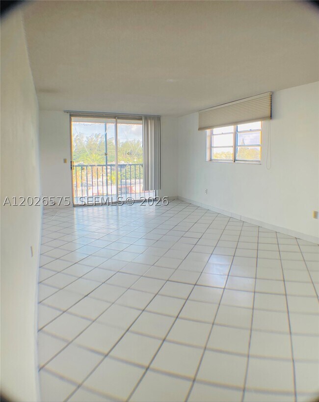 Foto del edificio - 12590 NE 16th Ave