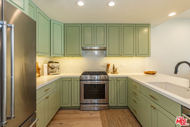 Building Photo - 6485 Zuma View Pl