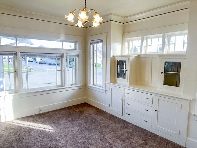 Foto del edificio - Charming Pet-Friendly Craftsman Home With ...