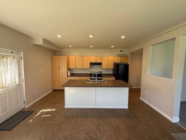 Foto del edificio - 2 Bd / 1 Bth Rehabbed Twin