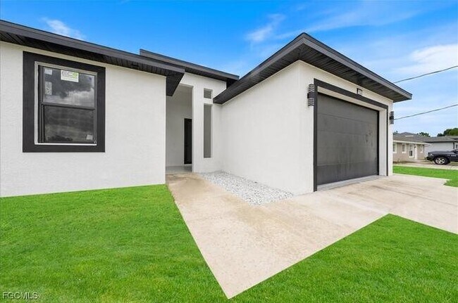 Building Photo - 134 Harold Ave S