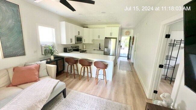 Foto del edificio - Beautifully Remodeled 2 bed 1 bath Pohaila...