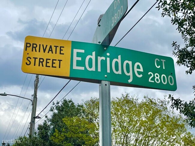 Foto del edificio - 2 br, 2 bath Condo - 2811 Edridge Ct 201 U...