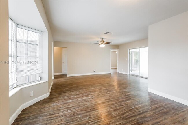 Building Photo - 4233 NW 34th Way