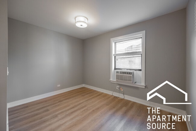 Building Photo - 3941 N Janssen Ave