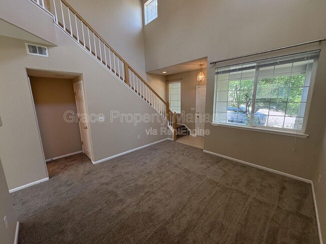 Building Photo - 910 Humboldt Way