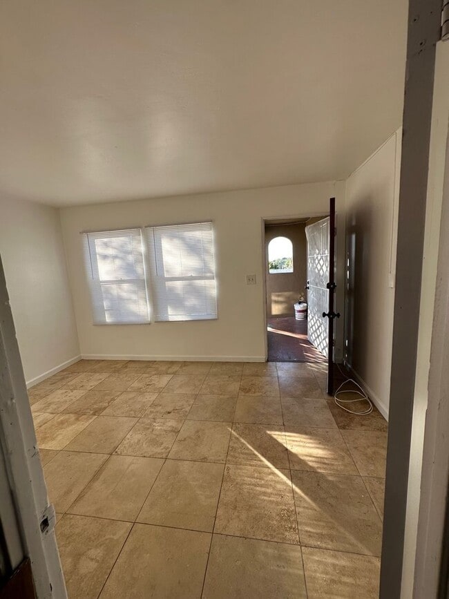 Building Photo - 6719-21 Wunderlin Ave