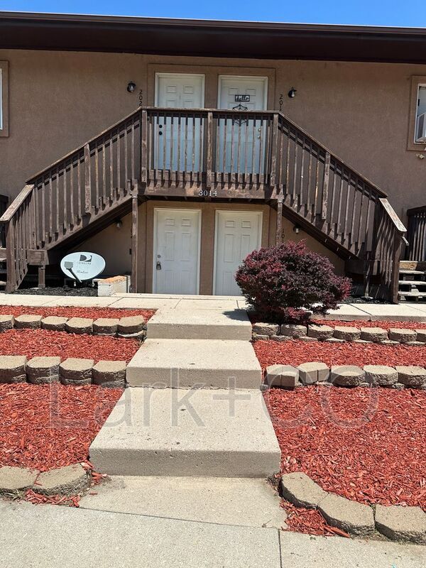 Building Photo - 3014 Mallard Dr