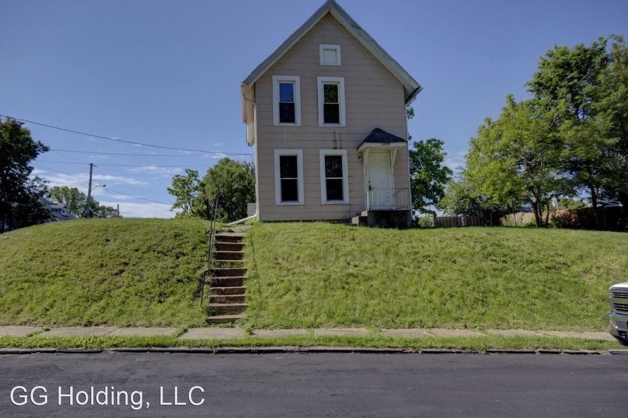 Primary Photo - 3 br, 1 bath House - 1719 E. 13th St.