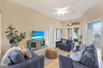 Building Photo - 31 Tahiti Rd Building Photo - 31 Tahiti Rd