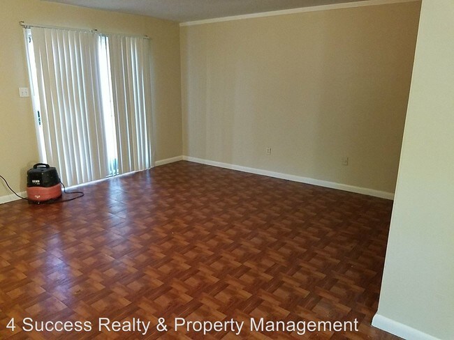 Building Photo - 2 br, 2 bath House - 1264 Royal Oaks Lane