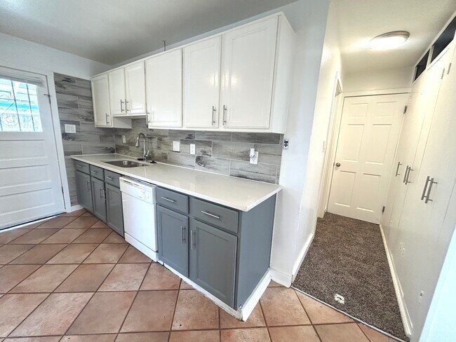 Kitchen/ pantry - 3000 S Sherman St
