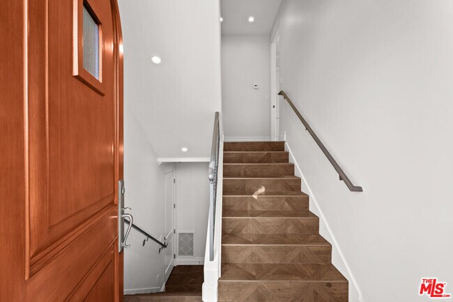 Foto del edificio - 816 S Catalina Ave