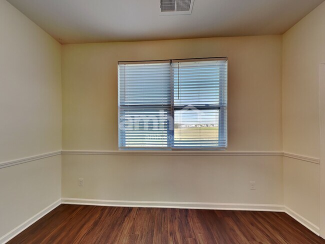 Foto del edificio - 304 Tessa Grace Wy