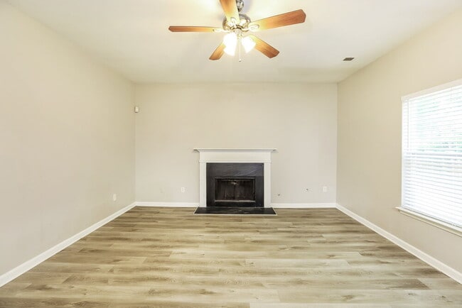 Building Photo - 3112 Berthas Overlook