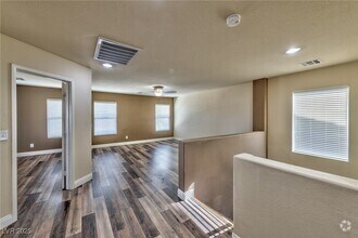 Building Photo - 5025 W Lone Wolf Ave