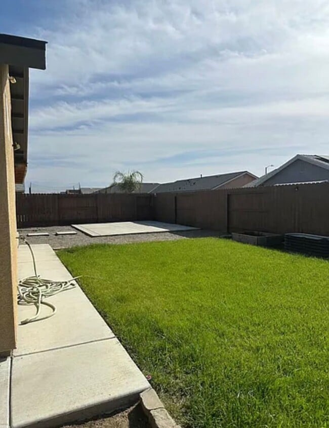 Foto del edificio - New 3 bedrooms 2 bath home move in ready