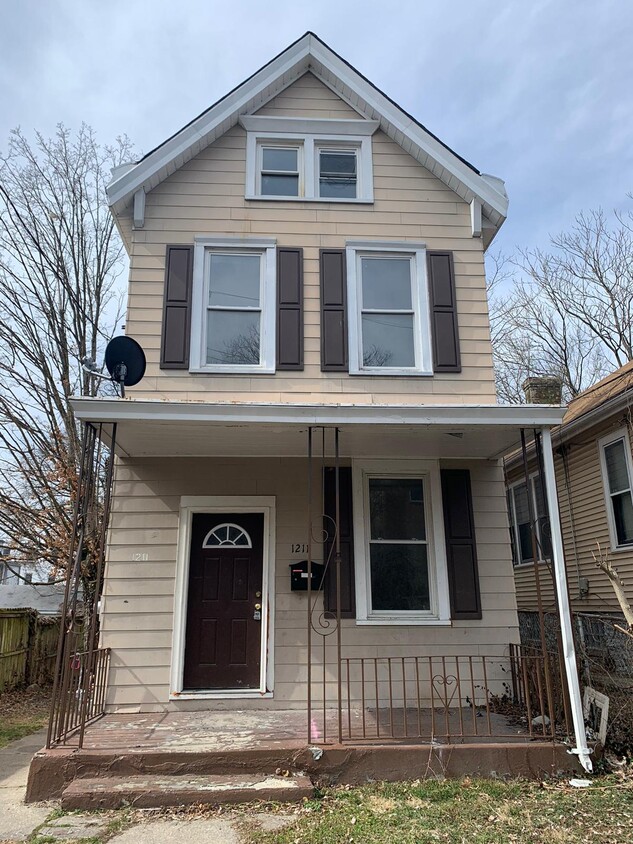 Primary Photo - 1211 Purcell Ave
