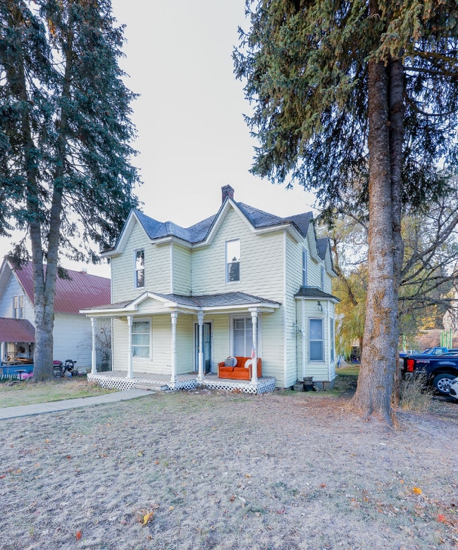 Building Photo - 301 S Main St