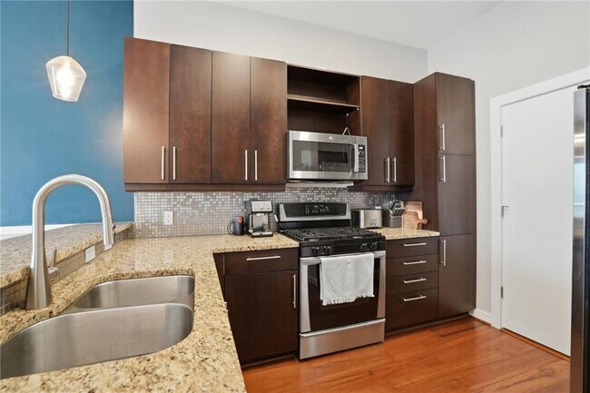Foto del edificio - 870 Inman Vlg Pkwy NE