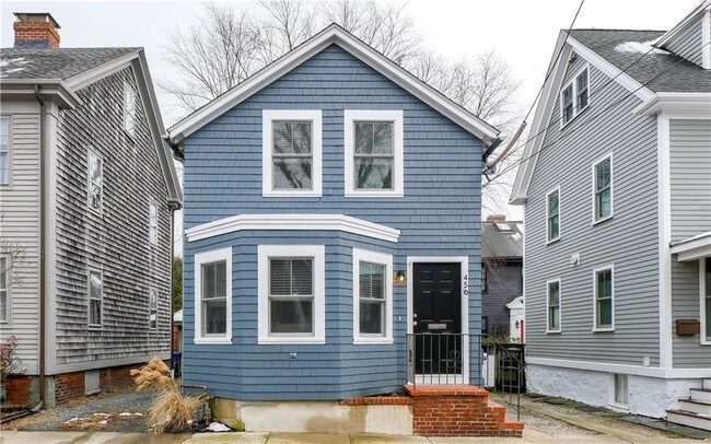 Building Photo - 45 1/2-42 2nd St