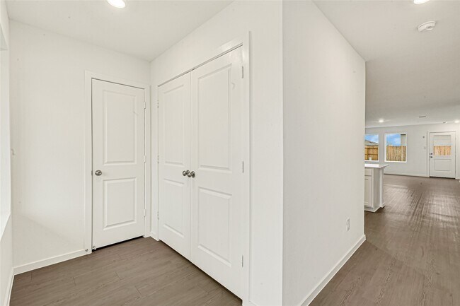 Building Photo - 9318 Speckled Trout Dr