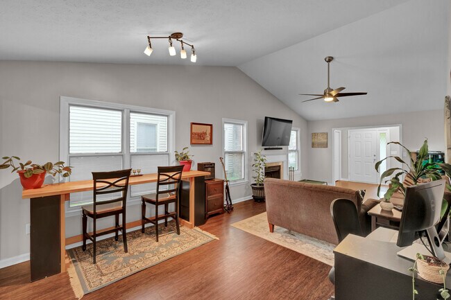 Foto del edificio - 8005 Cloudcroft Ln