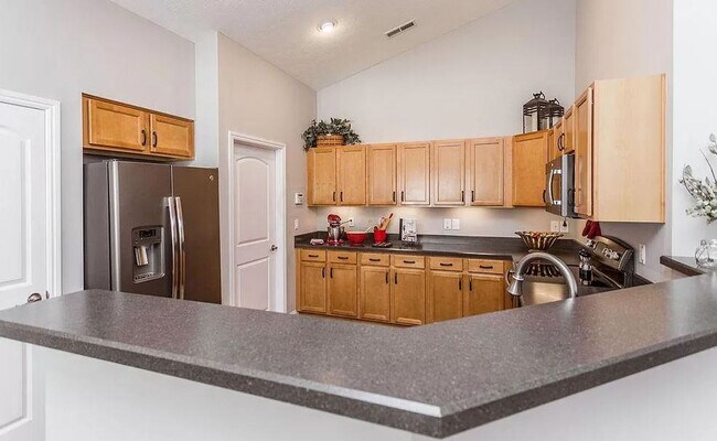 Building Photo - Grand Reserve At New Albany Crossing