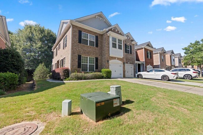 Building Photo - 3463 Fernview Dr