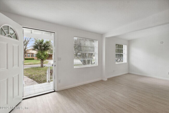 Building Photo - 4204 Santee Rd