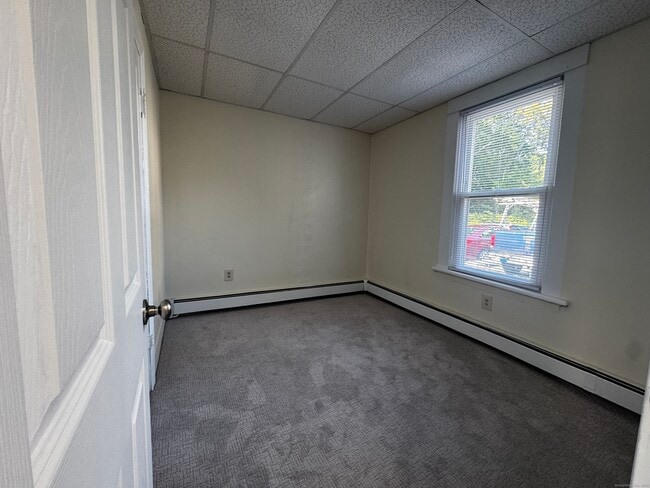 Building Photo - 2 N Rd