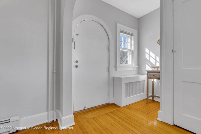 Foto del edificio - 102 Dixon Ave