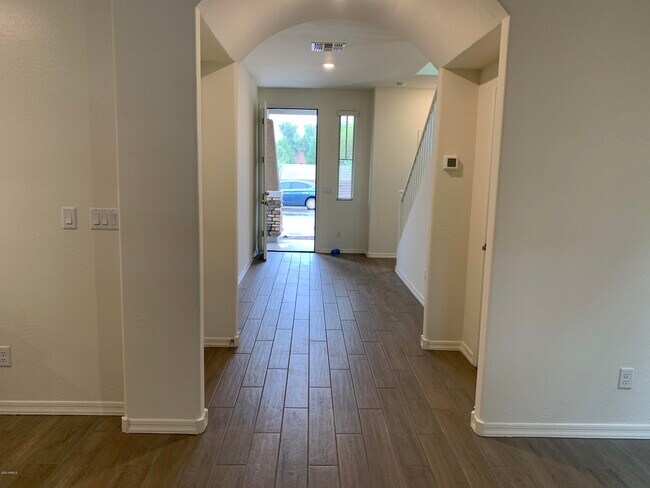 Foto del edificio - 8813 W Jefferson St