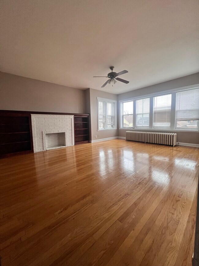 Foto del edificio - 5318 W Foster Ave