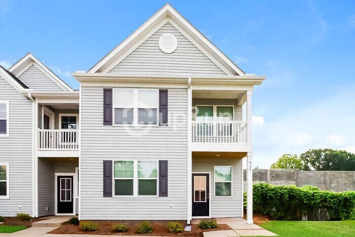 Primary Photo - Fantastic 3bd/2ba home! Coming soon!