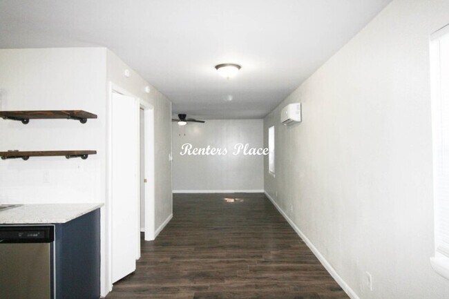 Foto del edificio - 3811 E 15th St