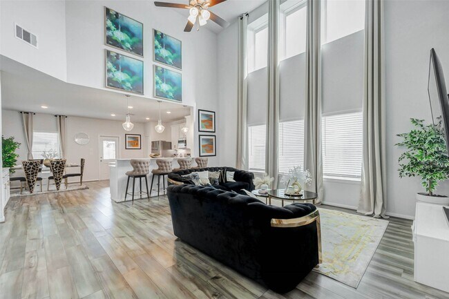 Foto del edificio - 15231 White Moss Dr