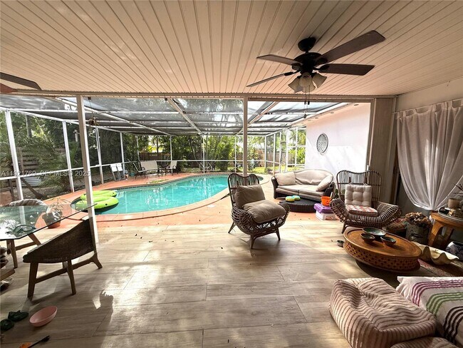 Foto del edificio - 5424 Van Buren St